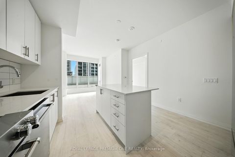 Photo 5 at 221 - 9000 JANE Street, Concord, Vaughan