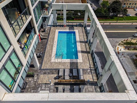 Photo 22 at 221 - 9000 JANE Street, Concord, Vaughan