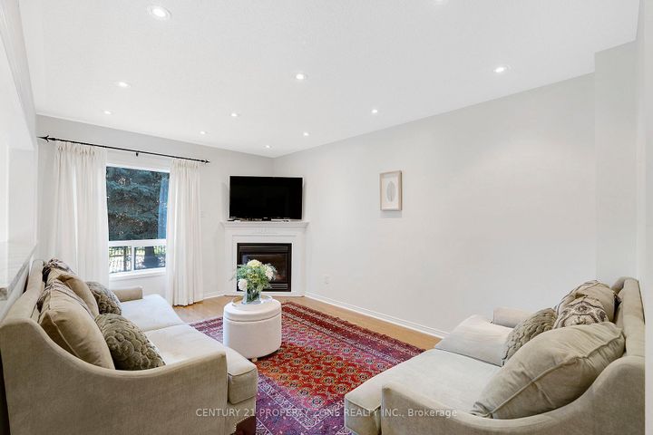 Photo 7 at 582 Plantation Gate, Summerhill Estates, Newmarket