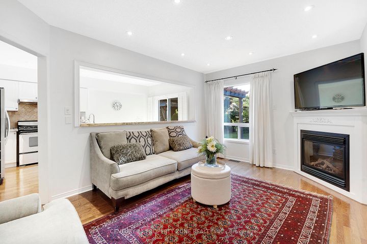 Photo 8 at 582 Plantation Gate, Summerhill Estates, Newmarket