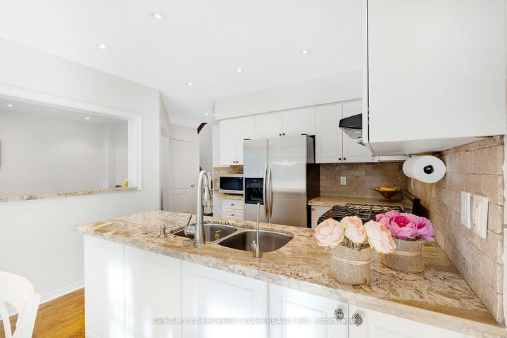 Photo 10 at 582 Plantation Gate, Summerhill Estates, Newmarket