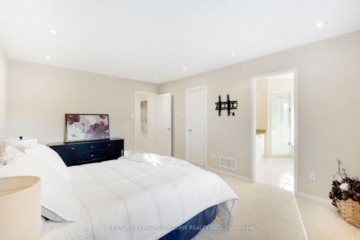 Photo 19 at 582 Plantation Gate, Summerhill Estates, Newmarket