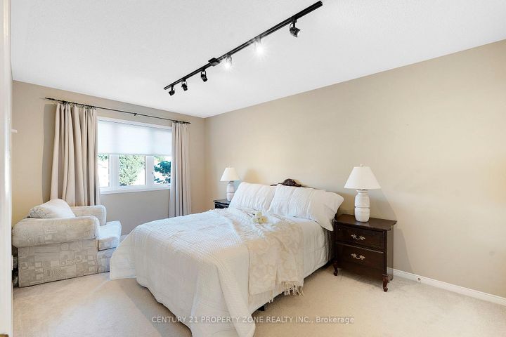 Photo 25 at 582 Plantation Gate, Summerhill Estates, Newmarket