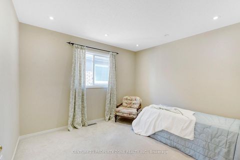 Photo 22 at 582 Plantation Gate, Summerhill Estates, Newmarket
