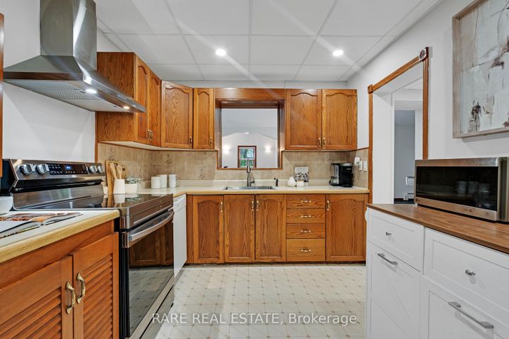 Photo 12 at 2073 Leighland Road, Freeman, Burlington