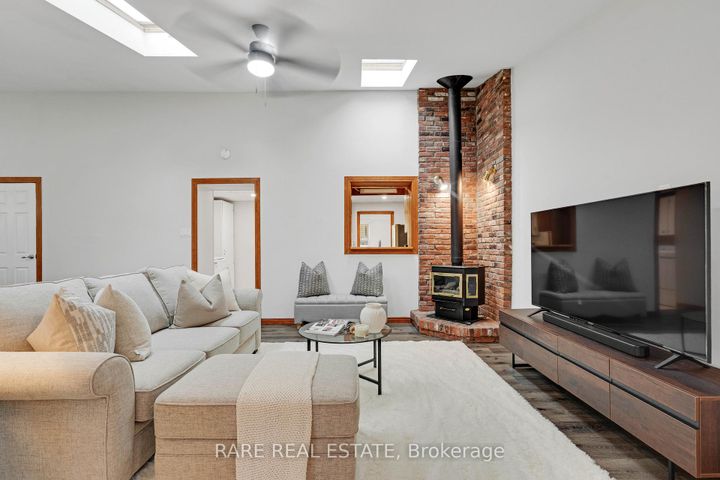 Photo 17 at 2073 Leighland Road, Freeman, Burlington