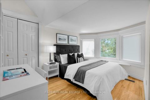Photo 14 at 769 Euclid Avenue, Annex, Toronto