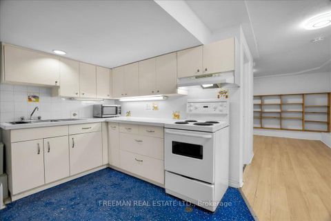 Photo 33 at 769 Euclid Avenue, Annex, Toronto