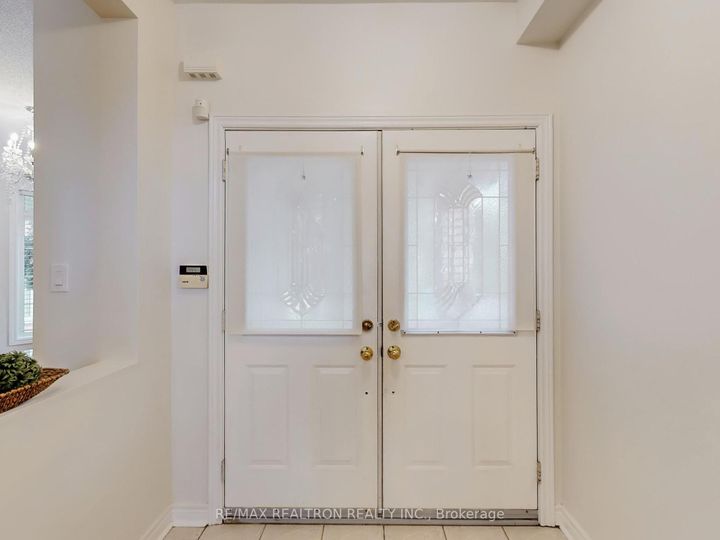Photo 3 at 6 Rouge Fairway Street, Rouge Fairways, Markham