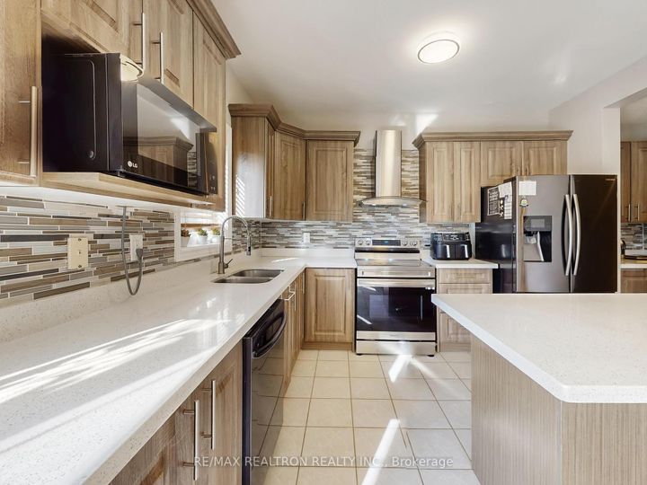 Photo 17 at 6 Rouge Fairway Street, Rouge Fairways, Markham