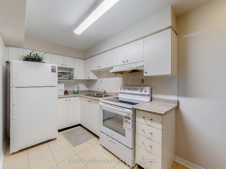 Photo 38 at 6 Rouge Fairway Street, Rouge Fairways, Markham
