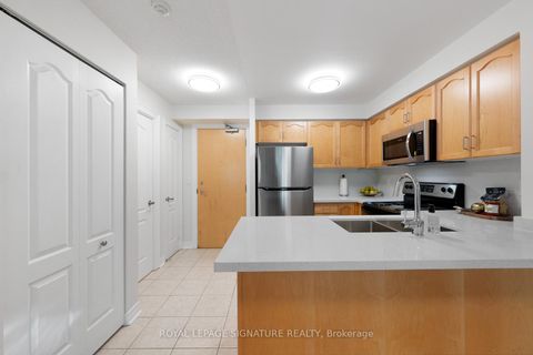 Photo 13 at 605 - 212 Eglinton Avenue E, Mount Pleasant West, Toronto