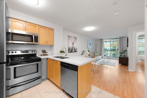 Photo 17 at 605 - 212 Eglinton Avenue E, Mount Pleasant West, Toronto