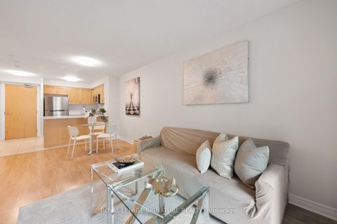 Photo 28 at 605 - 212 Eglinton Avenue E, Mount Pleasant West, Toronto