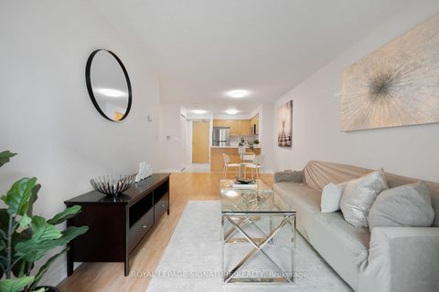 Photo 29 at 605 - 212 Eglinton Avenue E, Mount Pleasant West, Toronto