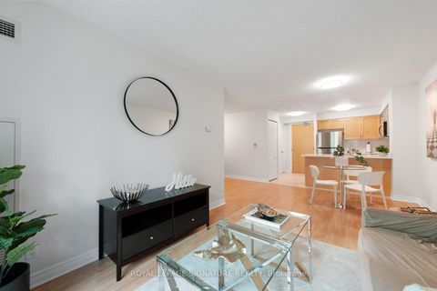 Photo 32 at 605 - 212 Eglinton Avenue E, Mount Pleasant West, Toronto