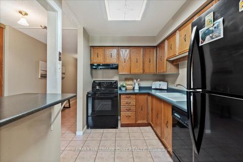 Photo 9 at 335 - 10 Coulter Street, Sunnidale, Barrie