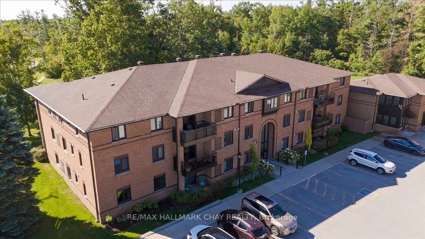 335 - 10 Coulter Street, Sunnidale, Barrie photo 3 335 - 10 Coulter Street, Sunnidale, Barrie photo 3
