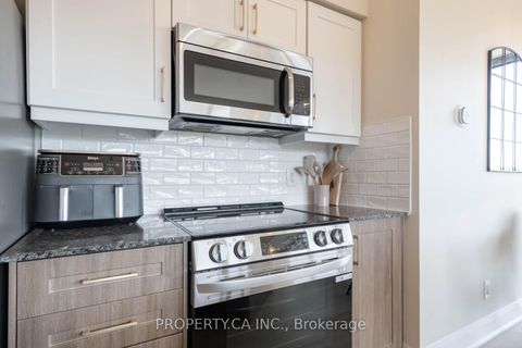 Photo 3 at 318 - 4700 Highway 7, East Woodbridge, Vaughan