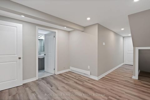 Photo 26 at 158 Woody Vine Way, Bayview Village, Toronto