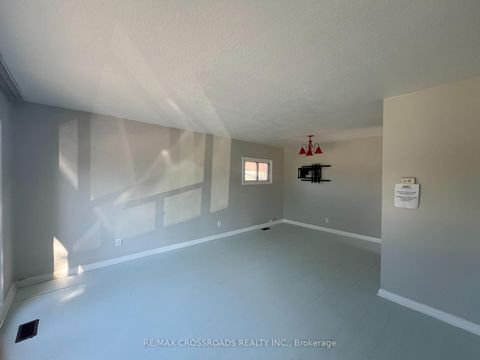 Photo 1 at 6 Seminole Avenue, Bendale, Toronto