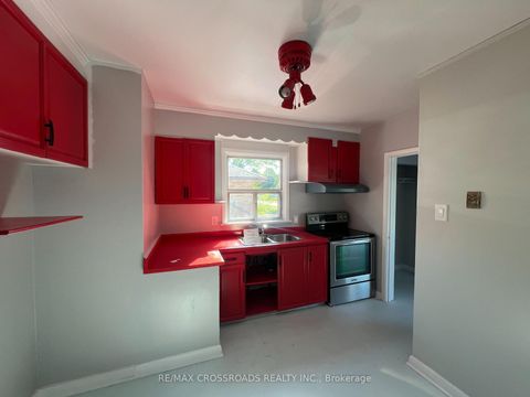 Photo 3 at 6 Seminole Avenue, Bendale, Toronto