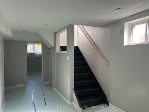 Photo 15 at 6 Seminole Avenue, Bendale, Toronto