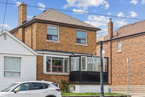 Photo 2 at 424 Oakwood Avenue, Oakwood Village, Toronto