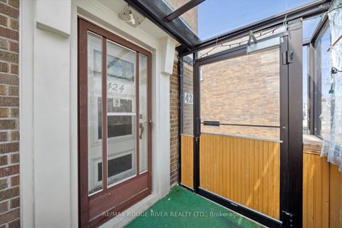 Photo 6 at 424 Oakwood Avenue, Oakwood Village, Toronto