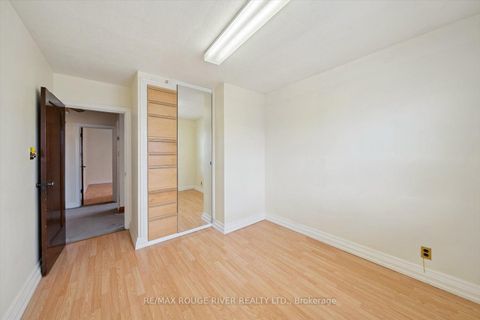 Photo 26 at 424 Oakwood Avenue, Oakwood Village, Toronto