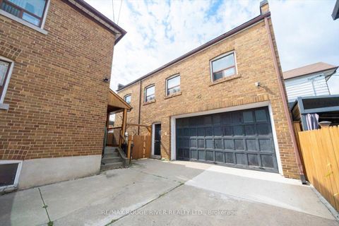 Photo 46 at 424 Oakwood Avenue, Oakwood Village, Toronto