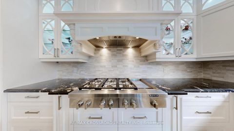 Photo 12 at 635 Elgin Mills Road W, Mill Pond, Richmond Hill