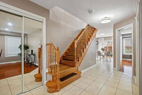 Photo 3 at 11 Maple Crown Terrace, Shore, Barrie