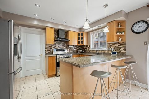 Photo 8 at 11 Maple Crown Terrace, Shore, Barrie