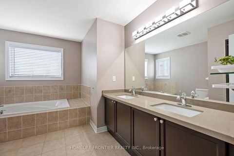 Photo 17 at 11 Maple Crown Terrace, Shore, Barrie