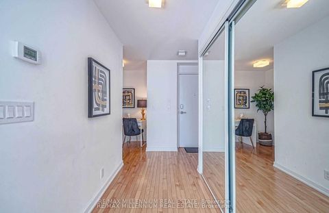 Photo 4 at 3612 - 14 York Street, Waterfront Communities C1, Toronto