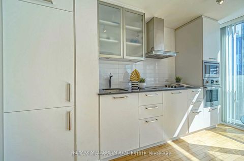 Photo 14 at 3612 - 14 York Street, Waterfront Communities C1, Toronto