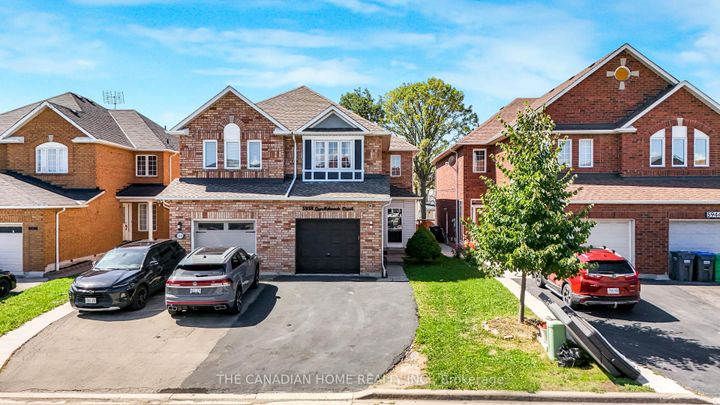 Photo 9 at 5938 Candlebrook Court, East Credit, Mississauga