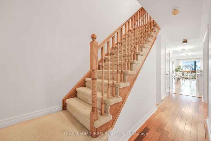 Photo 28 at 5938 Candlebrook Court, East Credit, Mississauga