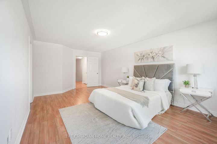 Photo 31 at 5938 Candlebrook Court, East Credit, Mississauga
