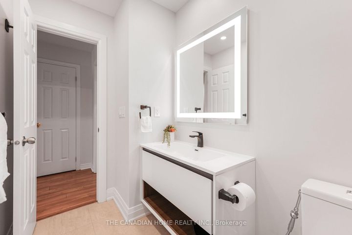 Photo 38 at 5938 Candlebrook Court, East Credit, Mississauga