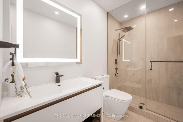 Photo 39 at 5938 Candlebrook Court, East Credit, Mississauga