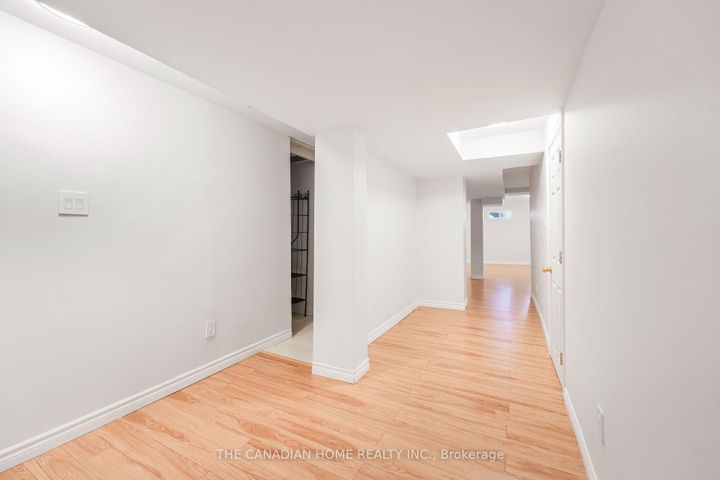 Photo 40 at 5938 Candlebrook Court, East Credit, Mississauga