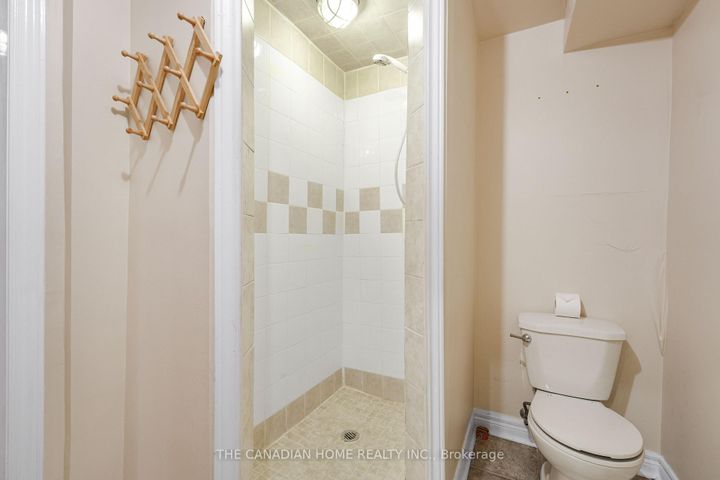 Photo 43 at 5938 Candlebrook Court, East Credit, Mississauga