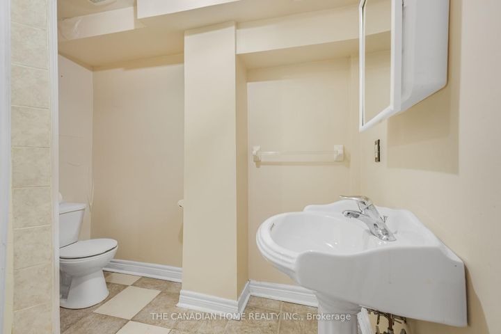 Photo 44 at 5938 Candlebrook Court, East Credit, Mississauga