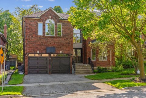 Photo 1 at 136 Markwood Lane, Yorkhill, Vaughan