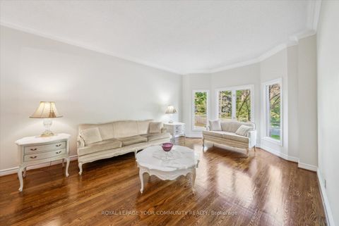 Photo 4 at 136 Markwood Lane, Yorkhill, Vaughan