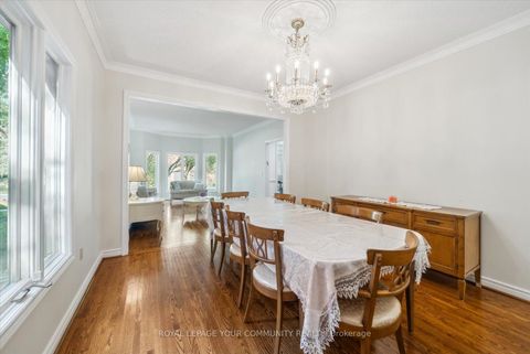 Photo 6 at 136 Markwood Lane, Yorkhill, Vaughan