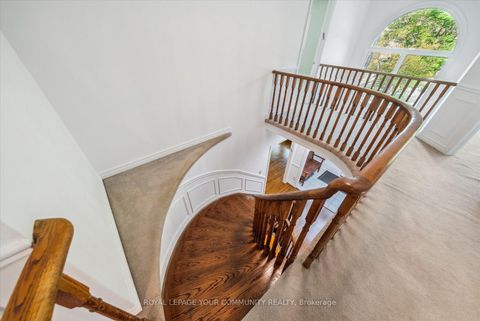 Photo 15 at 136 Markwood Lane, Yorkhill, Vaughan