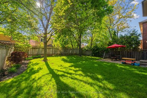Photo 40 at 136 Markwood Lane, Yorkhill, Vaughan